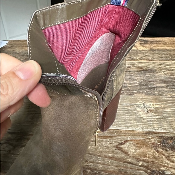 Tommy Hilfiger Boots - Picture 8 of 8